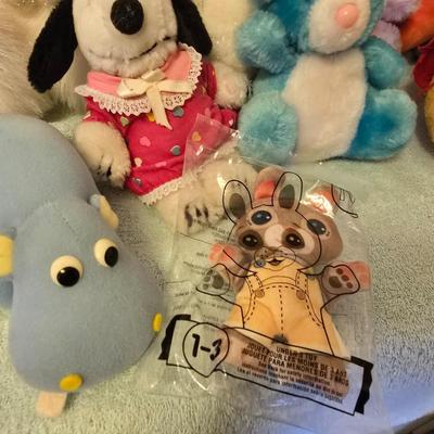 Children's plush animals with vintage Horton and Pooh bear!