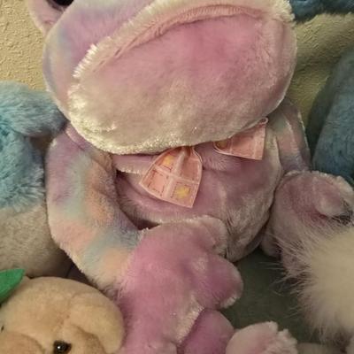 Children's plush animals with vintage Horton and Pooh bear!
