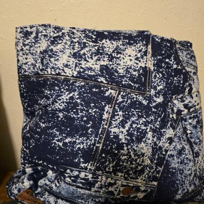 Four throw blankets - My loving sister - Blue jean print - Animal print - and a cuddle wrap