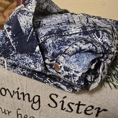 Four throw blankets - My loving sister - Blue jean print - Animal print - and a cuddle wrap
