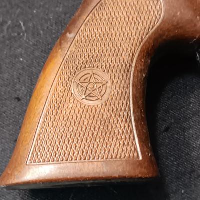 EDISON TOY CAP GUN MADE IN ITALY AND A VERY OLD DIE CAST TOY GUN