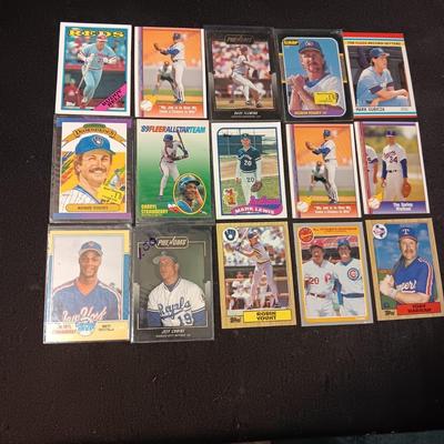 A VARIETY OF BASEBALL TRADING CARDS (1)