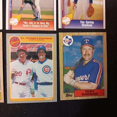 A VARIETY OF BASEBALL TRADING CARDS (1)
