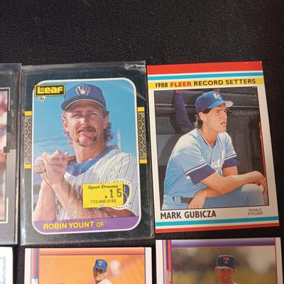 A VARIETY OF BASEBALL TRADING CARDS (1)