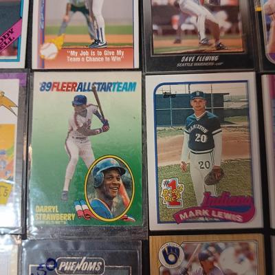 A VARIETY OF BASEBALL TRADING CARDS (1)