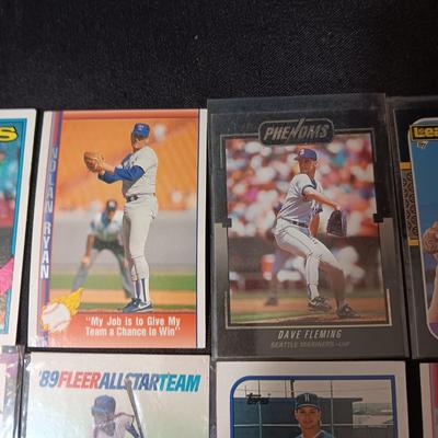 A VARIETY OF BASEBALL TRADING CARDS (1)
