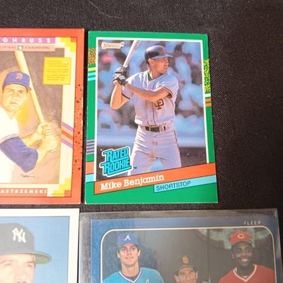 A VARIETY OF BASEBALL TRADING CARDS (2)
