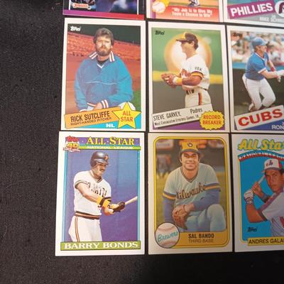 A VARIETY OF BASEBALL TRADING CARDS (2)