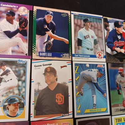 A VARIETY OF BASEBALL TRADING CARDS (3)