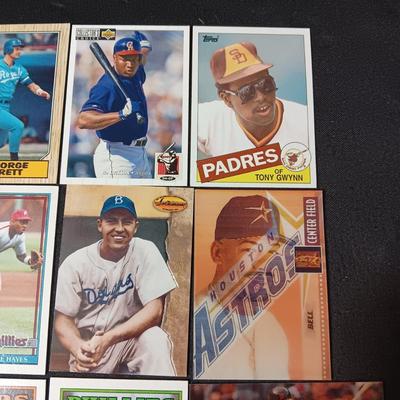 A VARIETY OF BASEBALL TRADING CARDS (4)