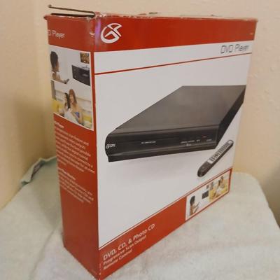 Brand new DVD/CD/CDR/CDRW/JPEG player with several DVD movies