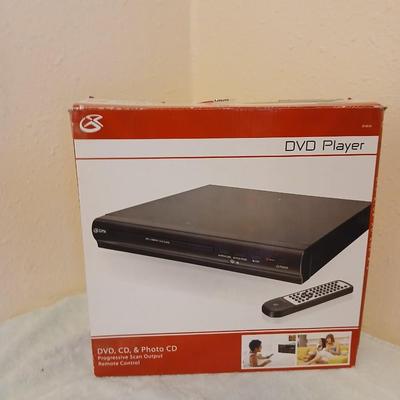 Brand new DVD/CD/CDR/CDRW/JPEG player with several DVD movies
