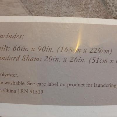 Chelsea Square Twin XL Quilt set with a nice off-white wool supreme Full size blanket