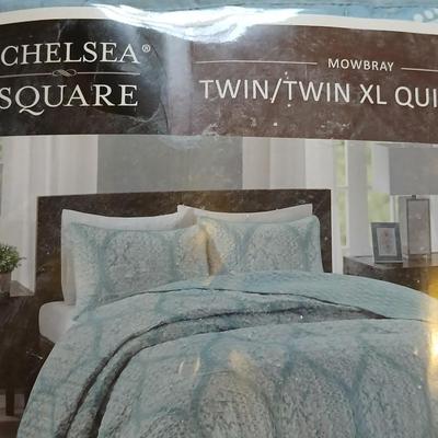 Chelsea Square Twin XL Quilt set with a nice off-white wool supreme Full size blanket