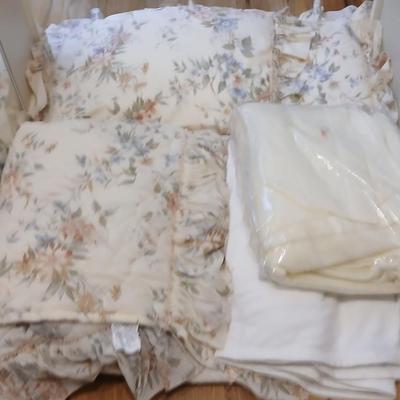 JC Penny quilted bedspread blanket with matching pillowcases and two additional blankets for added warmth!