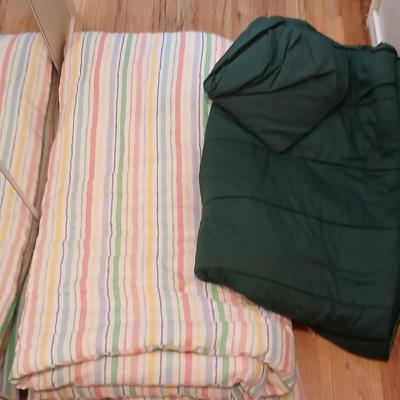 Dan River Inc. Striped colorful comforter Full / queen and a dark green Springs comforter with fitted sheet