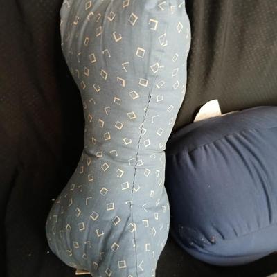 Assortment of body forming pillows - neck pillow - vibrating pillow and more