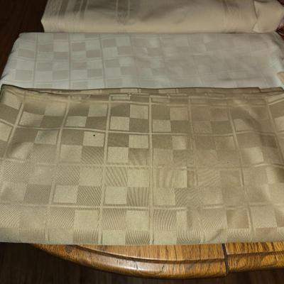 Variety of oval table linens