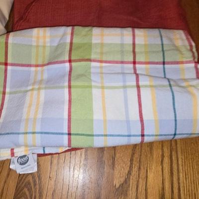 Variety of oval table linens