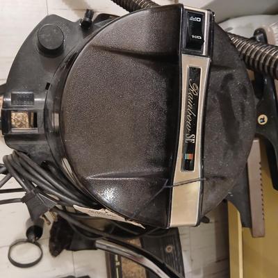 Rainbow canister Vacuum with attachments