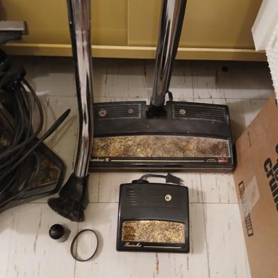 Rainbow canister Vacuum with attachments