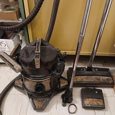 Rainbow canister Vacuum with attachments