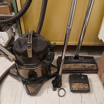 Rainbow canister Vacuum with attachments