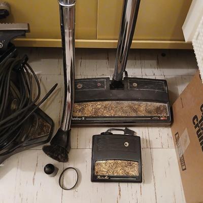 Rainbow canister Vacuum with attachments