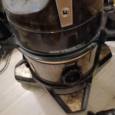 Rainbow canister Vacuum with attachments