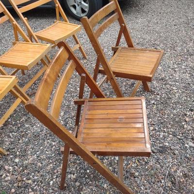 6 WOODEN FOLDING CHAIRS