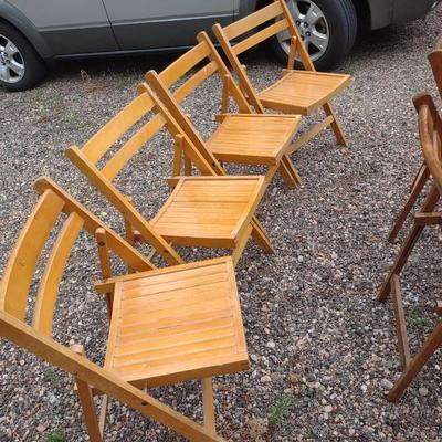 6 WOODEN FOLDING CHAIRS