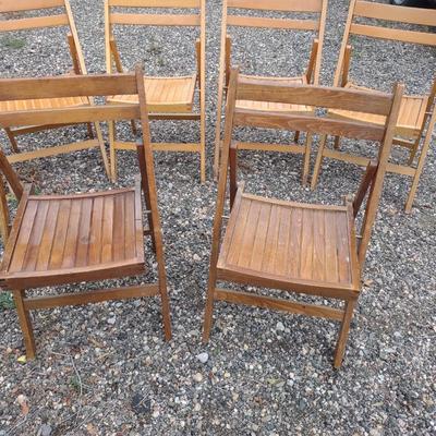6 WOODEN FOLDING CHAIRS