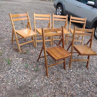 6 WOODEN FOLDING CHAIRS