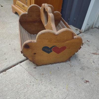 HEART THEMED KITCHEN CABINET AND DECOR
