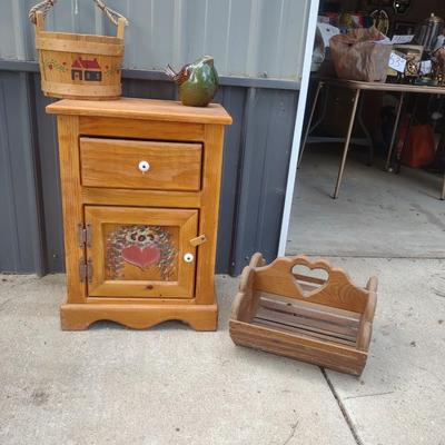 HEART THEMED KITCHEN CABINET AND DECOR
