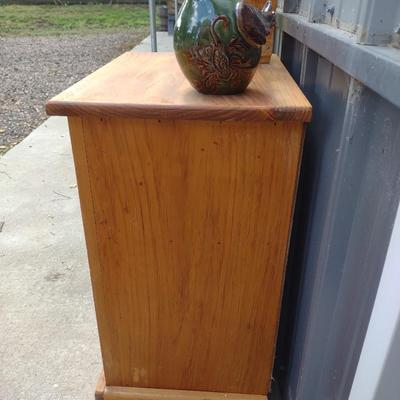 HEART THEMED KITCHEN CABINET AND DECOR