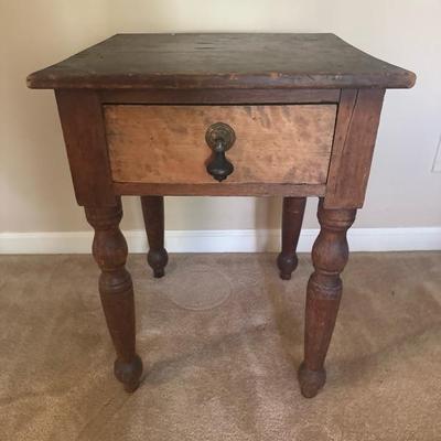 Sale Photo Thumbnail #5: Lovely vintage table the top is 18 x 18. In 25 inches tall.