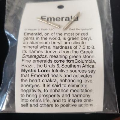 13 'Heaven and Earth' Stone Pendants (ST-KD)