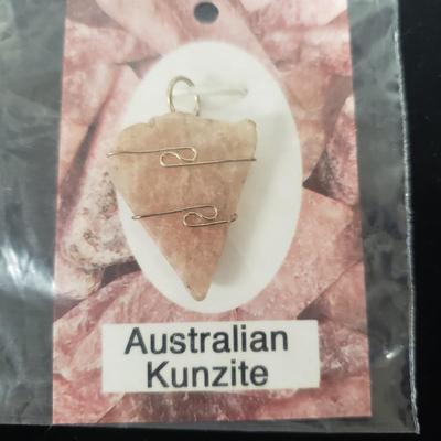 13 'Heaven and Earth' Stone Pendants (ST-KD)