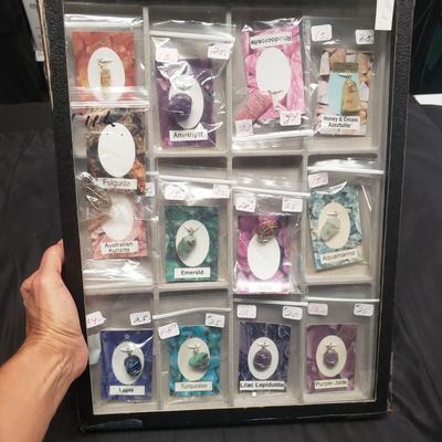 13 'Heaven and Earth' Stone Pendants (ST-KD)