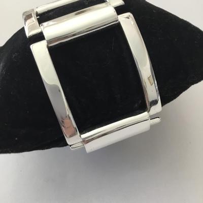 Linda Dano chunky silver tone Square curve link bracelet very nice. Excellent condition.