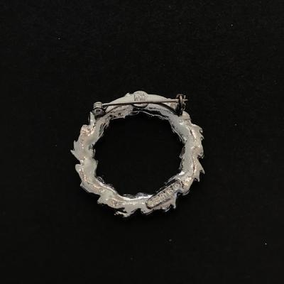 Silver tone Gerry’s leaf brooch