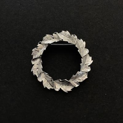 Silver tone Gerry’s leaf brooch