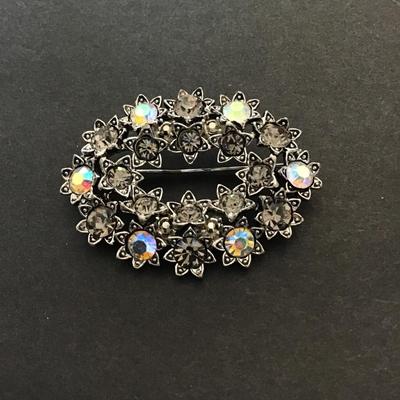 Beautiful Rhinestone brooch pin