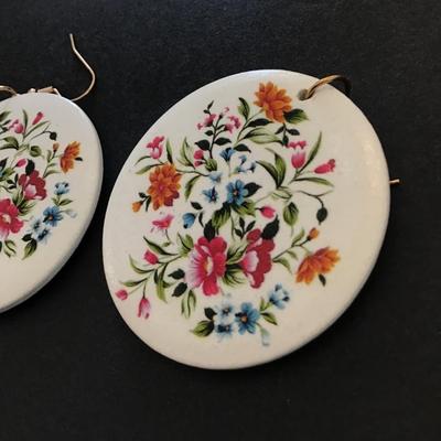 Floral flower white wood disk dangle earrings