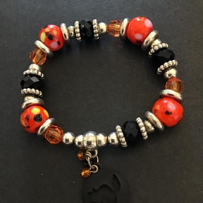 Cute stretch bracelet with cat charm