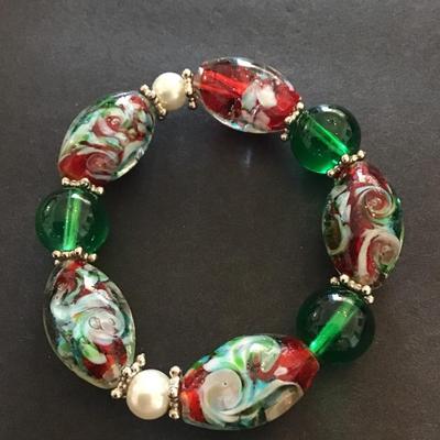 Pretty glass art stretch bracelet