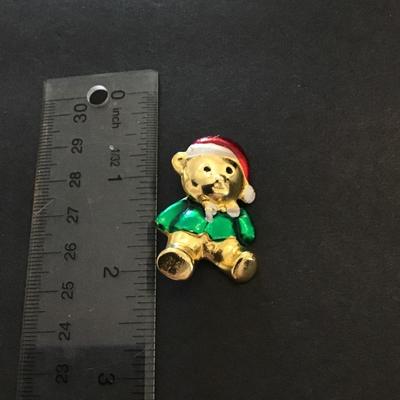 Cute gold tone bear brooch