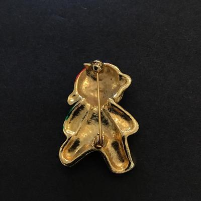 Cute gold tone bear brooch