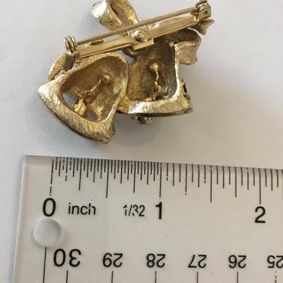 Beautiful vintage Christmas bells, brooch